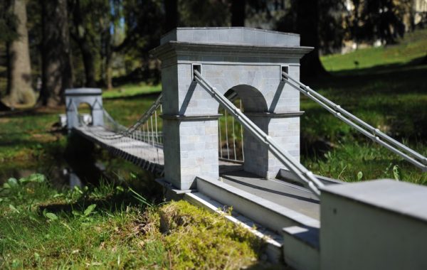 Stádlec chain Bridge