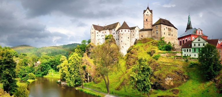 28/10 Slavnostní odhalení hradu Loket