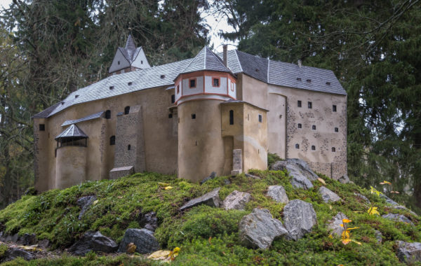 Loket Castle